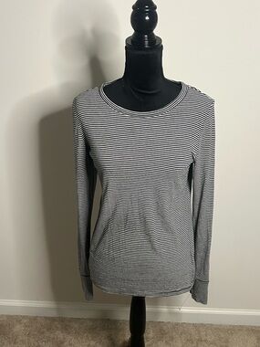 GAP Black & White Striped Long-Sleeve Crewneck Top